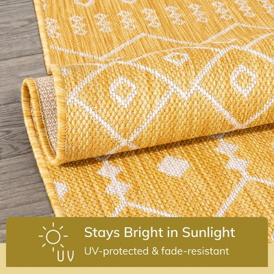 Yellow and White Flatweave Synthetic 5' x 7' Area Rug