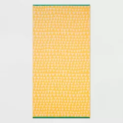 XL Pineapple Core Sand Resistant Beach Towel Yellow - Sun Squad™