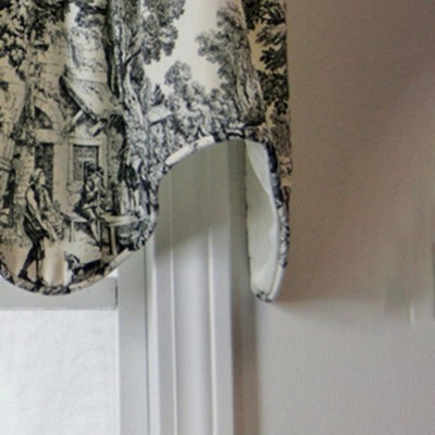 Victoria Park Black Cotton Scallop Valance with Rod Pocket