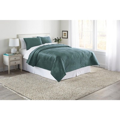 BrylaneHome Geo Diamond Velvet Quilt