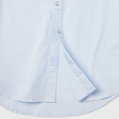 Мужские рубашки Goodfellow & Co Men's Adaptive Seated Fit Short Sleeve Button-Down Shirt - Goodfellow & Co™ Airy Blue M: Cotton Spandex Blend,Poplin Fabric — фото 3