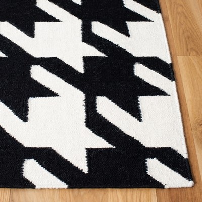 Handwoven Geometric Tessellation Black/Ivory Wool Rug 5' x 8'