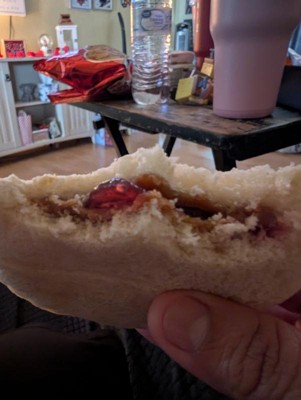 Smucker's Uncrustables Frozen Peanut Butter & Raspberry Spread Sandwich ...