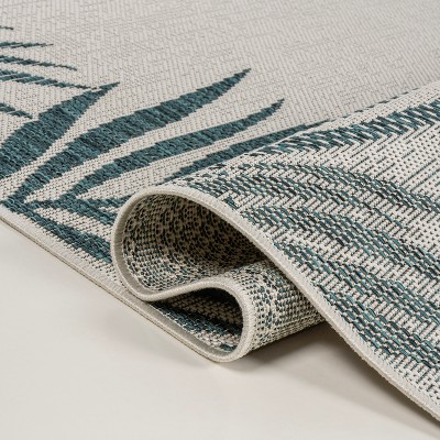 Isla Coastal Blue and Cream Synthetic 3 x 5 Area Rug