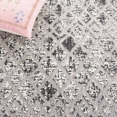 Gray Geometric Synthetic Indoor/Outdoor Area Rug