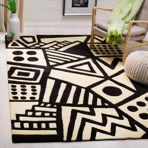 Fifth Avenue FTV124 Hand Tufted Area Rug  - Safavieh - 1 of 4