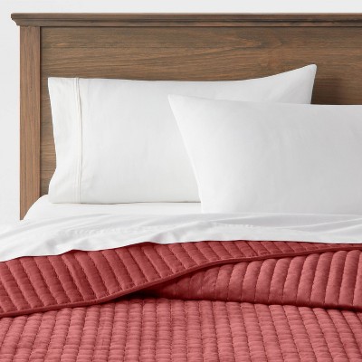 Twin/Twin Extra Long Matte Velvet Solid Quilt Berry - Threshold™