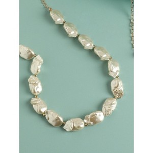 SOHI Women's Pearl White Illuminated Tranquility Necklace - 1 of 4