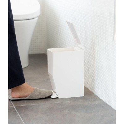 White Plastic Pedal Step Trash Can with Handle