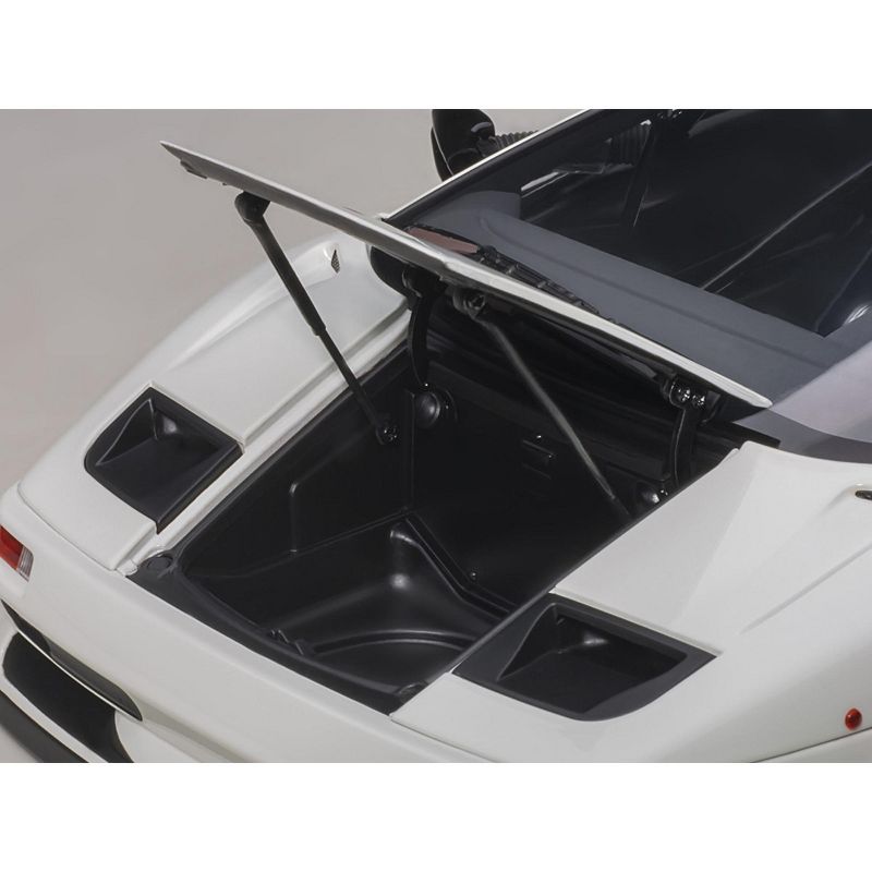 Lamborghini Diablo SV-R Impact White 1/18 Model Car by Autoart, 3 of 7