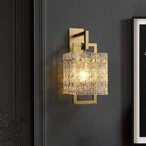 Angel Sar Modern Wall Sconce, Brass 1-Light Wall Light with Water Ripple Glass Shade, Geometric Design - 1 of 4