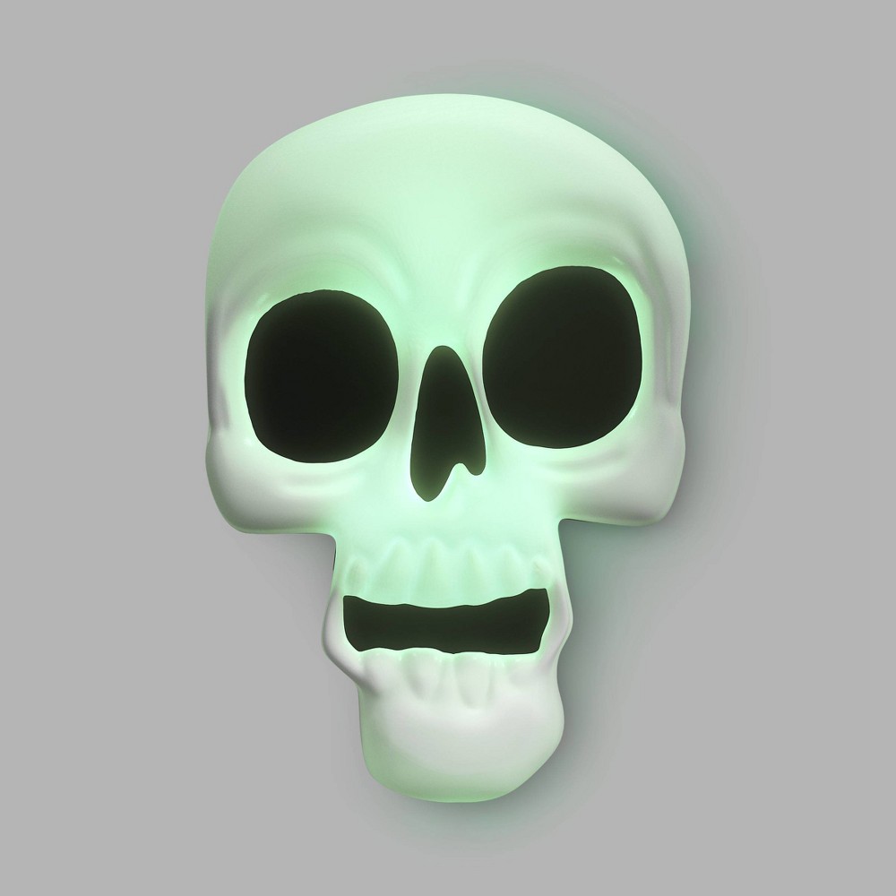 LED Lit Halloween Wall Mounted Plastic Skull - Hyde and EEK! Boutique™