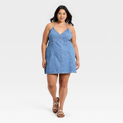 Женские платья Universal Thread Women's Mini Halter Denim Dress - Universal Thread™ Medium Wash 4X — фото 2