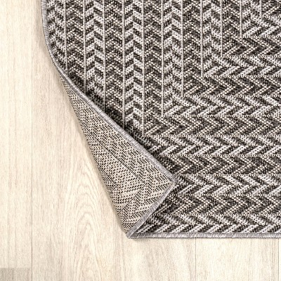 Black and Light Gray Geometric Braided 8' x 10' Rug
