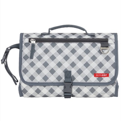 skip hop pronto baby changing station & diaper clutch