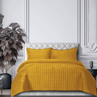 Tribeca Living Gold Velvet Twin Quilt Set with Shams