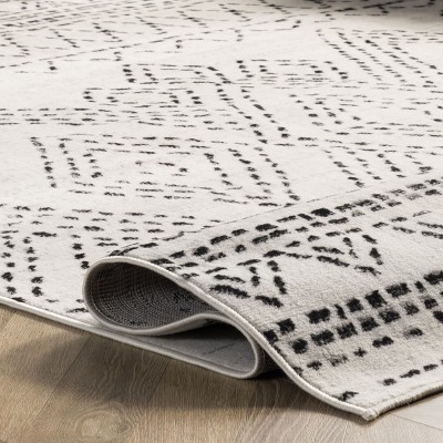 Olivia Moroccan 4' x 6' Black and White Synthetic Area Rug