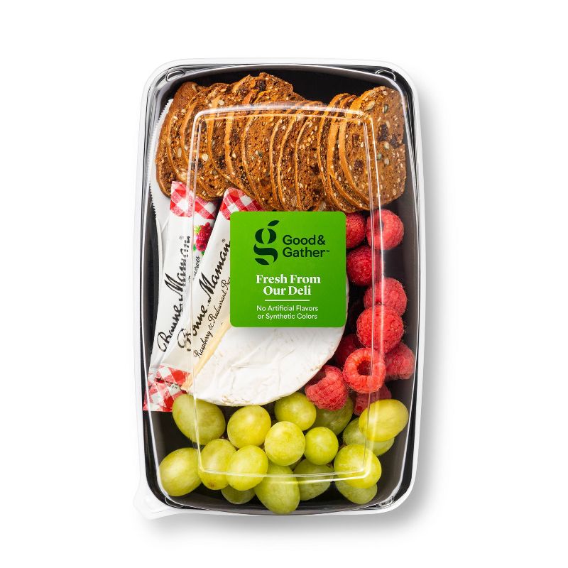 Brie Cheese &#38; Fruit Snacking Tray - 15oz - Good &#38; Gather&#8482;, 1 of 5