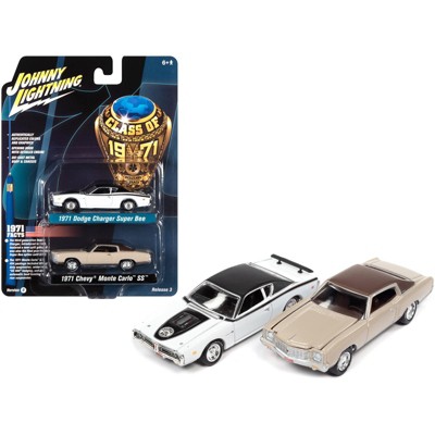 1971 Dodge Charger Super Bee White and 1971 Chevrolet Monte Carlo SS Brown 1/64 Diecast Model Cars by Johnny Lightning