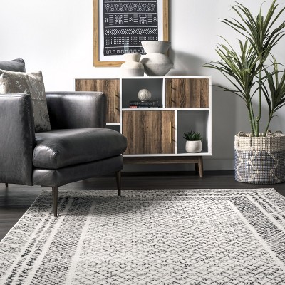 Arabella Light Grey Synthetic Bordered Area Rug, 4' x 6'