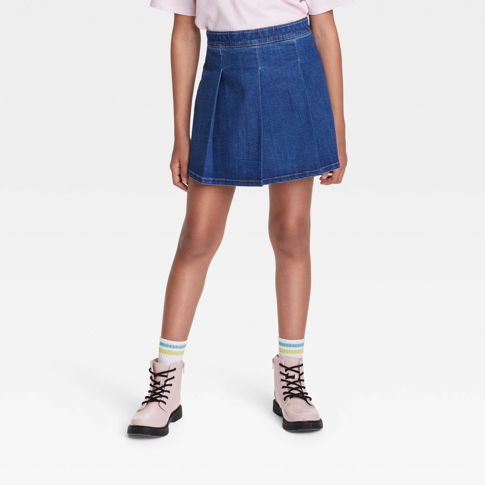 Girls' Pleated Denim Skirt - art class Medium Wash M, Medium Blue