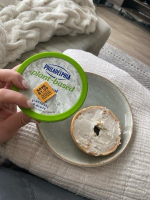 Philadelphia introduces plant-based cream cheese