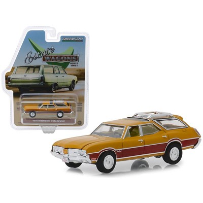 1970 Oldsmobile Vista Cruiser with Wood Grain Paneling and Roof Rack Nugget Gold 1/64 Diecast Model Car by Greenlight