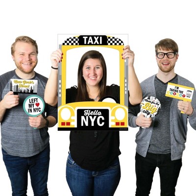 Big Dot of Happiness NYC Cityscape - New York City Party Selfie Photo Booth Picture Frame and Props - Printed on Sturdy Material