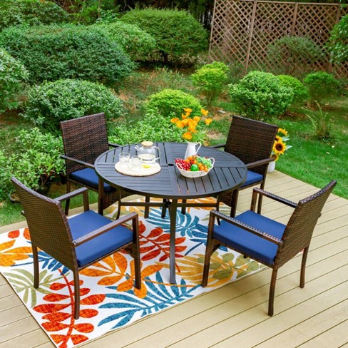 Round table best sale patio sets