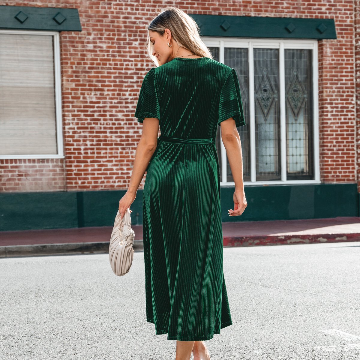 Женские платья Cupshe Women's Festive Ribbed Velvet Belted Midi Fall Dress-S-Green — фото 4