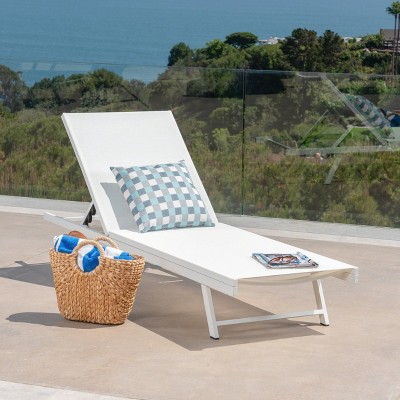 Salton Aluminum Chaise Lounge - White - Christopher Knight Home