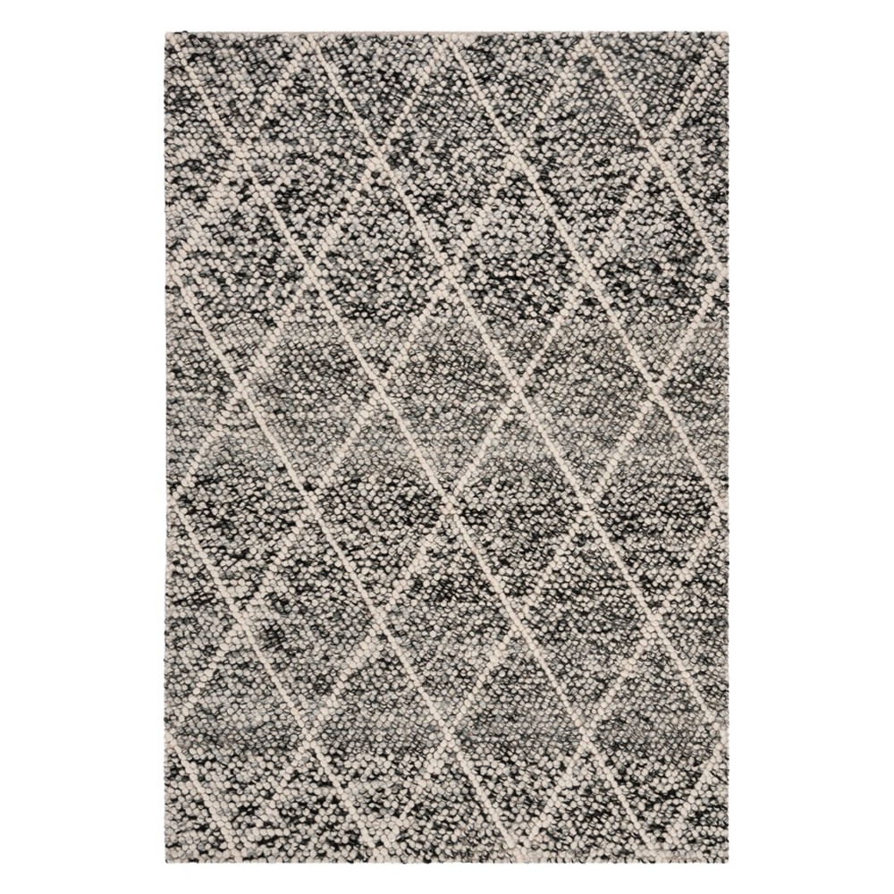 4'x6' Milagros Diamond Accent Rug Ivory/Black - Safavieh