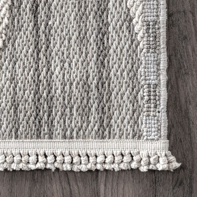 Gray Geometric Patterned Rectangular Area Rug with Tassels, 5'0"x8'0"