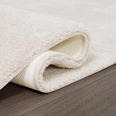Ivory Microfiber Non-Slip Bath Rug with Quick-Dry Technology