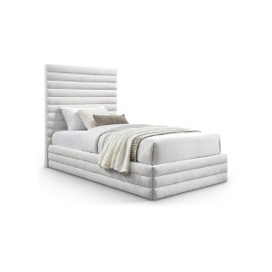 Meridian Furniture,Maxwell Linen Textured Fabric Bed - 1 of 4