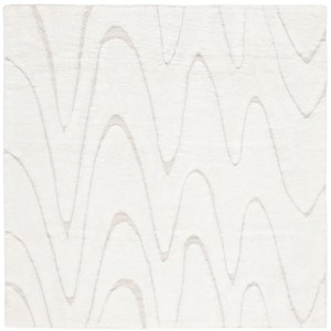 Manhattan MAN553 Hand Woven Indoor Rug - Safavieh - 1 of 4