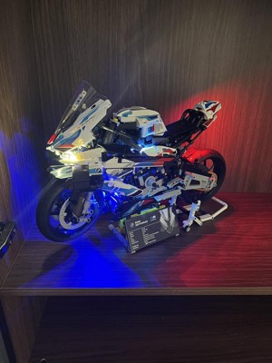 LEGO Technic BMW M 1000 RR boasts authentic features like a functional  3-speed gearbox » Gadget Flow