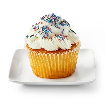 Vanilla Filled Jumbo Cupcake - 6oz - Favorite Day&#8482;