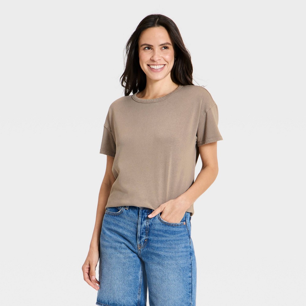 Women's Short Sleeve Cotton Boyfriend T-Shirt - Universal Thread™ Brown XS
