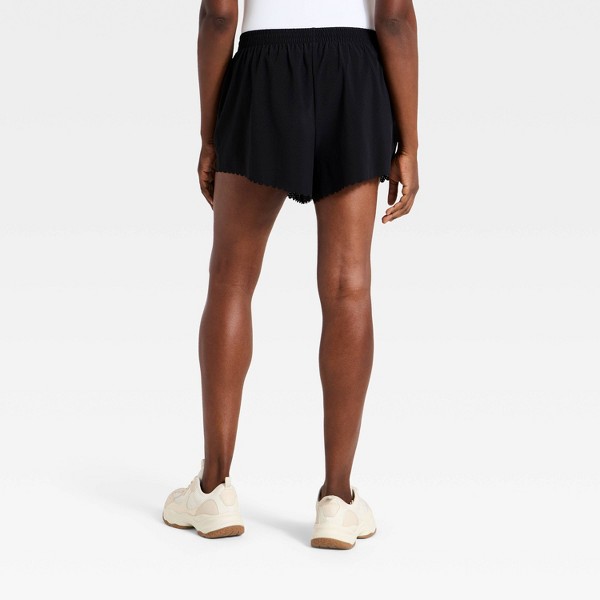 Shorts para Correr de Cintura Media con Borde de Festón y Perforaciones de 3" para Mujer - All In Motion™ 5