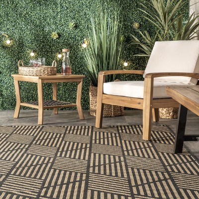 Reversible Charcoal Gray Geometric 4' x 6' Synthetic Area Rug