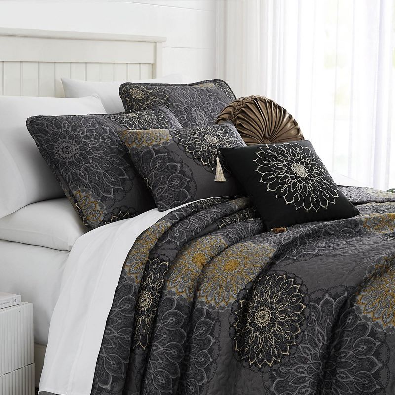Southshore Fine Living Midnight Floral Oversized 6-Piece Quilt Bedding Set with coordinating shams, 2 of 7
