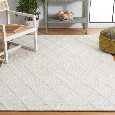 Ivory Hand-Tufted Wool and Viscose 4' x 6' Area Rug