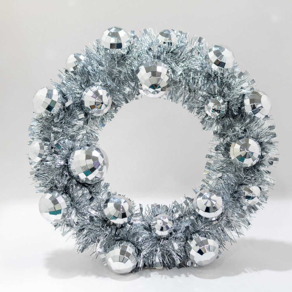 Novelty Wreaths Silver - Bullseye's Playground™