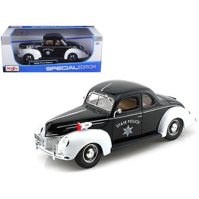 1939 Ford Deluxe Police 1/18 Diecast Model Car by Maisto