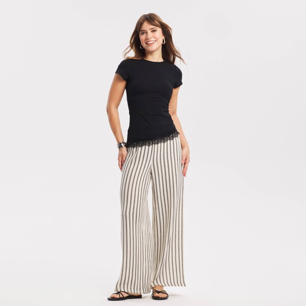 Camiseta de manga corta con fruncido lateral y dobladillo de encaje para mujer - A New Day™ 3