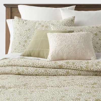 Extra Large Queen Bedding in Easy to Match White with Cream Knit