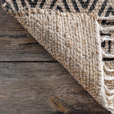 Natural Jute Tribal Pattern Area Rug, 5' x 8'