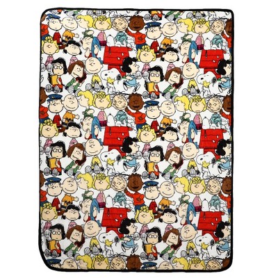 Peanuts Character Collage Faux Shearling Blanket (50" x 60")
