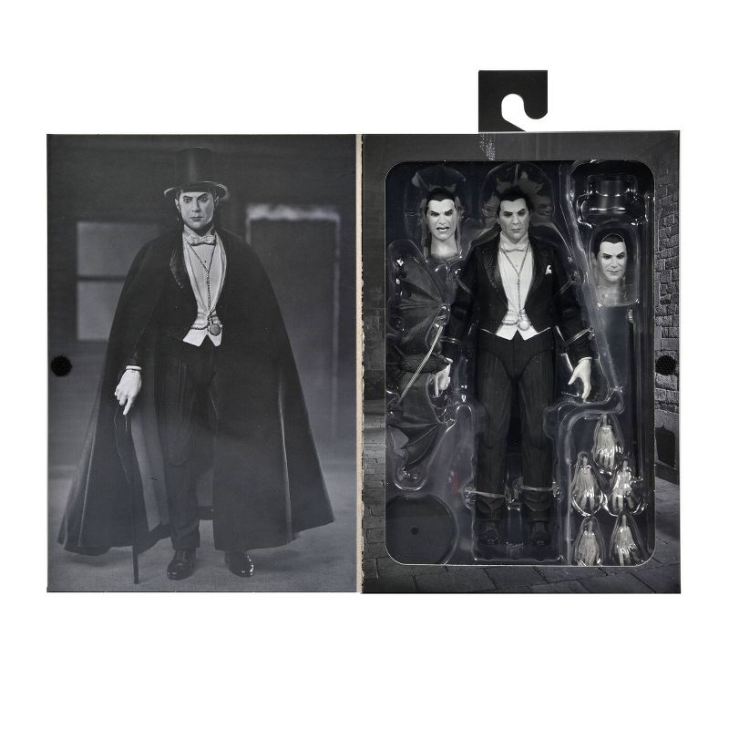 Universal Monsters Ultimate Dracula (Carfax Abbey) 7&#34; Action Figure, 3 of 9